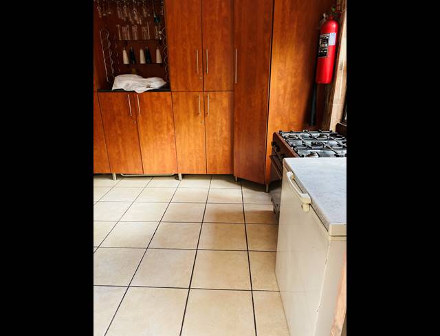 14 BEDROOM BED & BREAKFAST FOR SALE IN AMALINDA